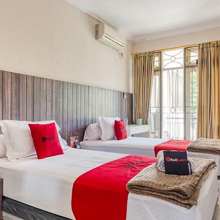 RedDoorz near UNTAG Surabaya Hotel Bagian luar foto