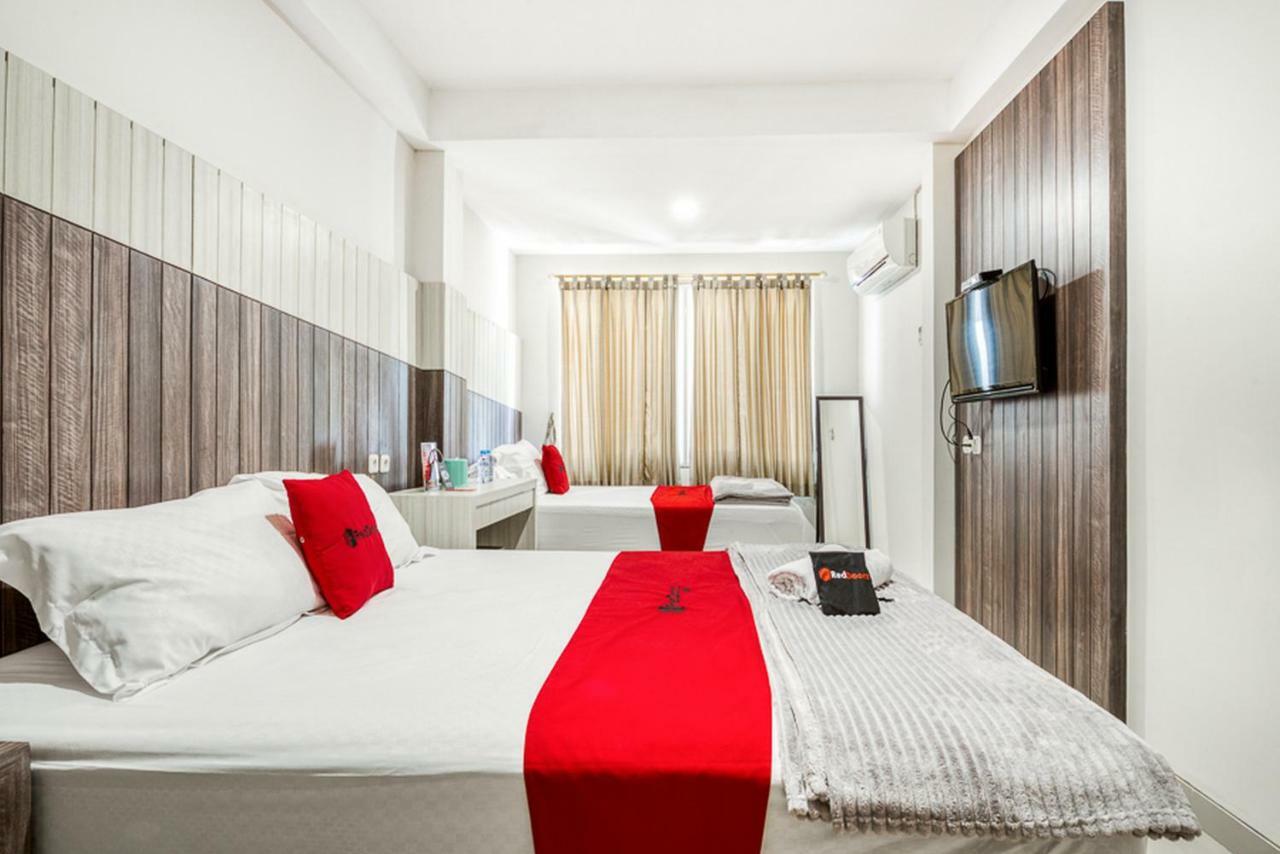 RedDoorz near UNTAG Surabaya Hotel Bagian luar foto