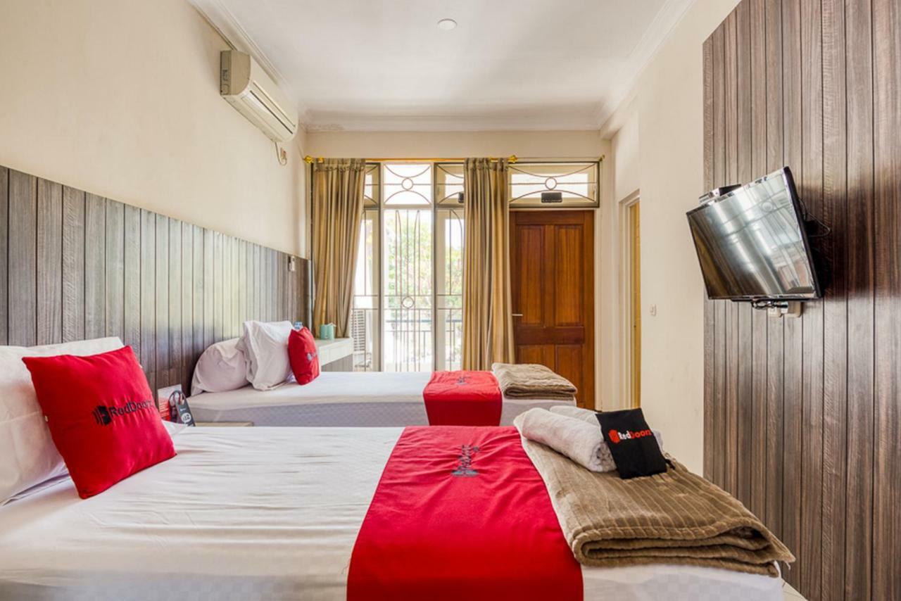 RedDoorz near UNTAG Surabaya Hotel Bagian luar foto
